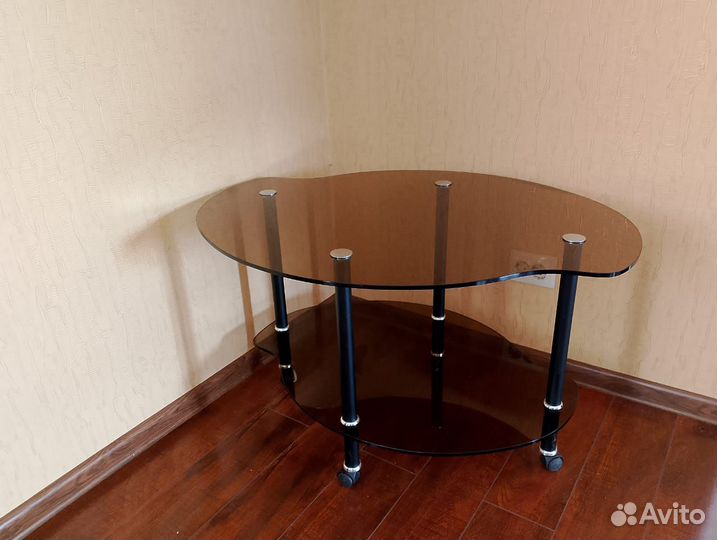 Журнальный столик на колесах бу