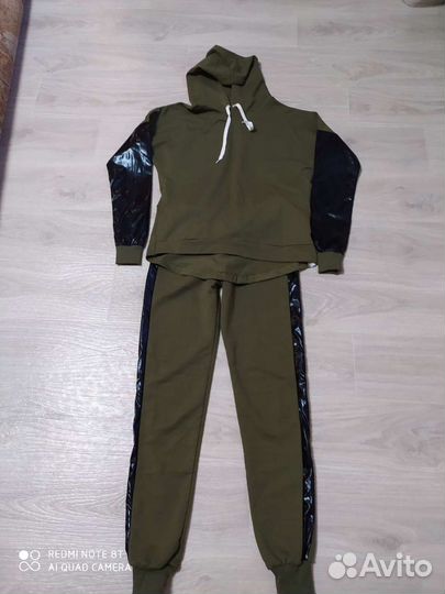 Спортивный костюм женский 44-46 новый