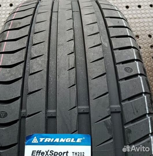 Triangle EffeXSport TH202 235/45 R19