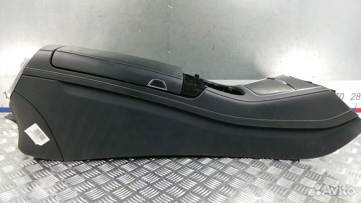 Подлокотник Mercedes-Benz S-Class