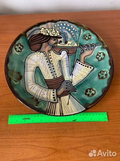 Декоративная тарелка «Гуцул со скрипкой»