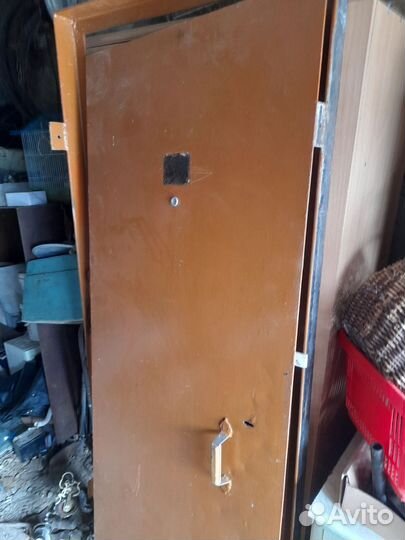 Дверь входная железная