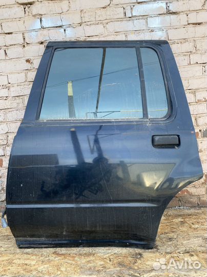 Задняя левая дверь Ford Explorer 1