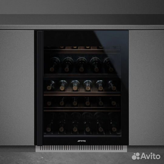 Холодильный шкаф для вина Smeg cvi638rn3