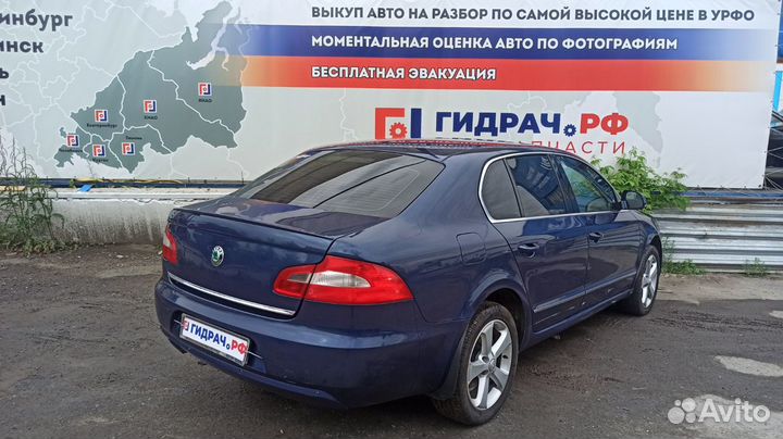 Стекло двери передней левой Skoda Superb 2 3T08452