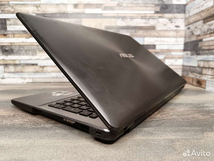 Ноутбук Asus на i3/ Geforce и SSD 240