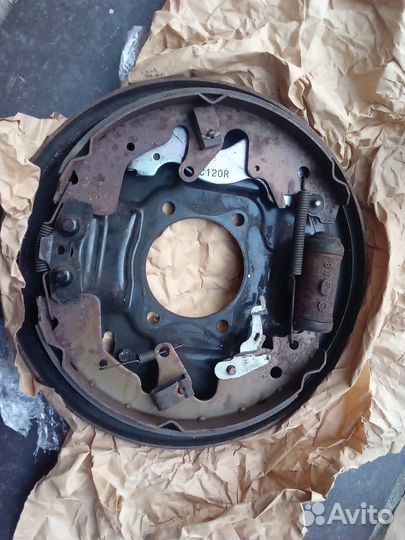 Тормозной механизм задний правый на Сузуки Гранд В