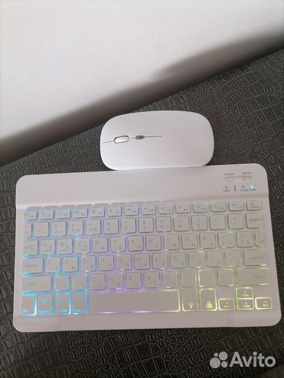Беспроводная клавиатура и мышь с подсветкой