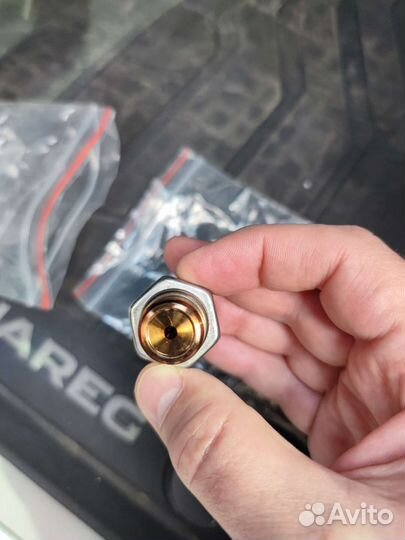 Датчик давления топлива в рампе 04L906054E