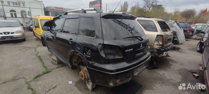 Крышка багажника Mitsubishi Outlander 1