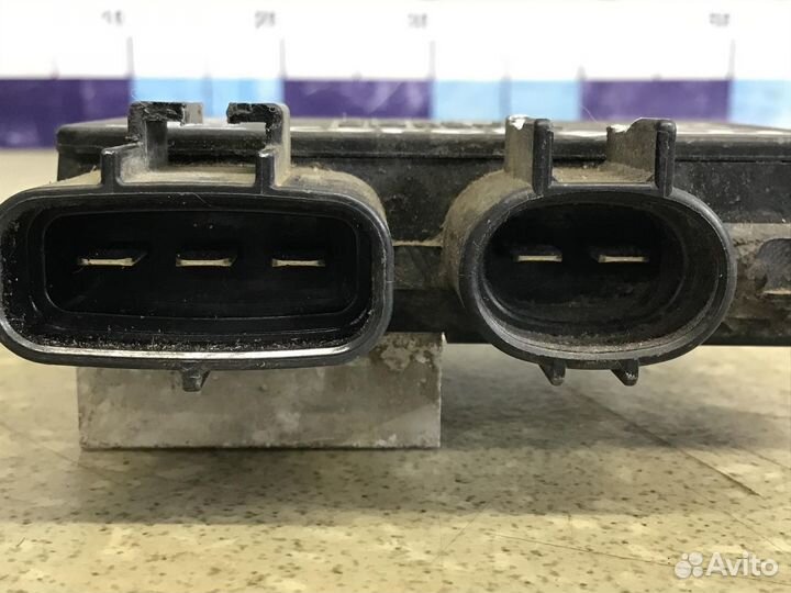 Блок управления вентилятором Toyota Corolla E15 20