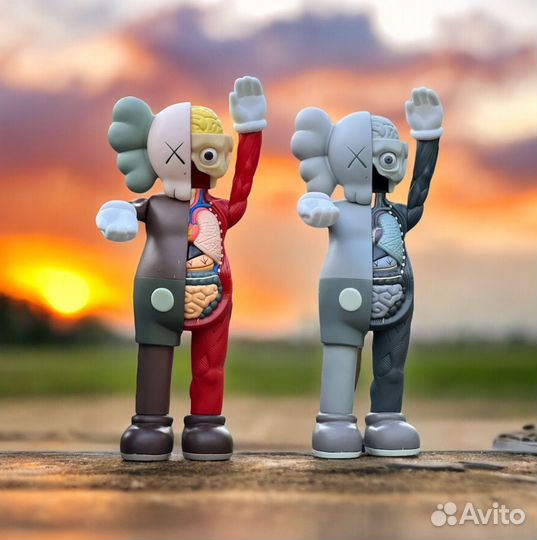 Коллекционные фигурки Kaws