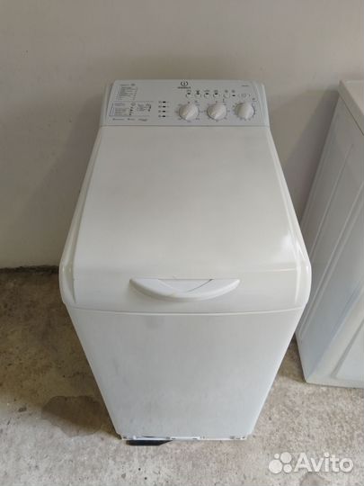 Стиральная машинка Индезит с вертикальной загрузко
