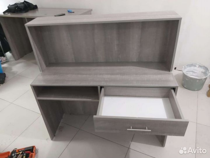 Стойка ресепшн, новая