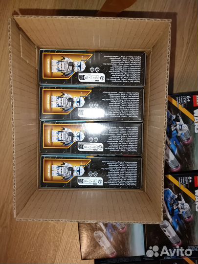 Один новый сувенирный набор Star Wars