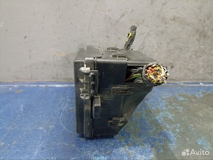 Блок предохранителей Ford Focus 3 CB8