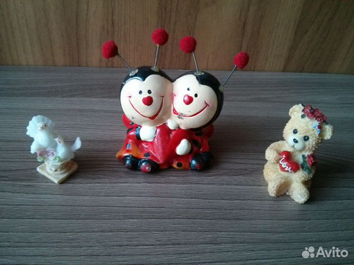 Сувениры статуэтки фигурки