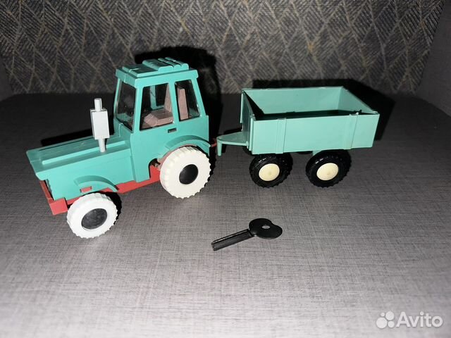 Игрушка трактор СССР