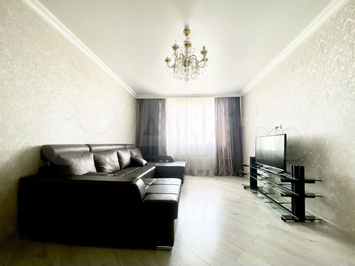 2-к. квартира, 65 м², 8/24 эт.