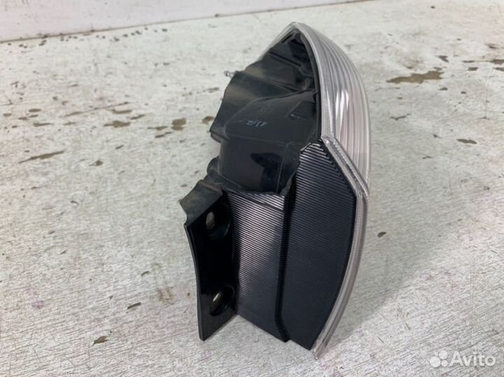 Фонарь задний правый Mitsubishi Lancer 10 2010