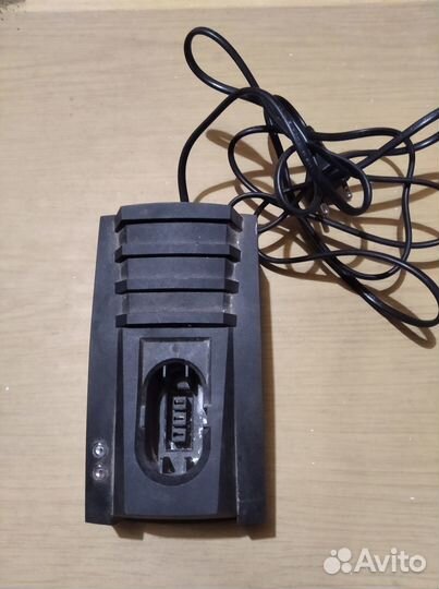 Зарядка Интерскол