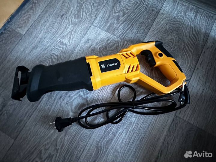 Сабельная пила 1000 Вт новая