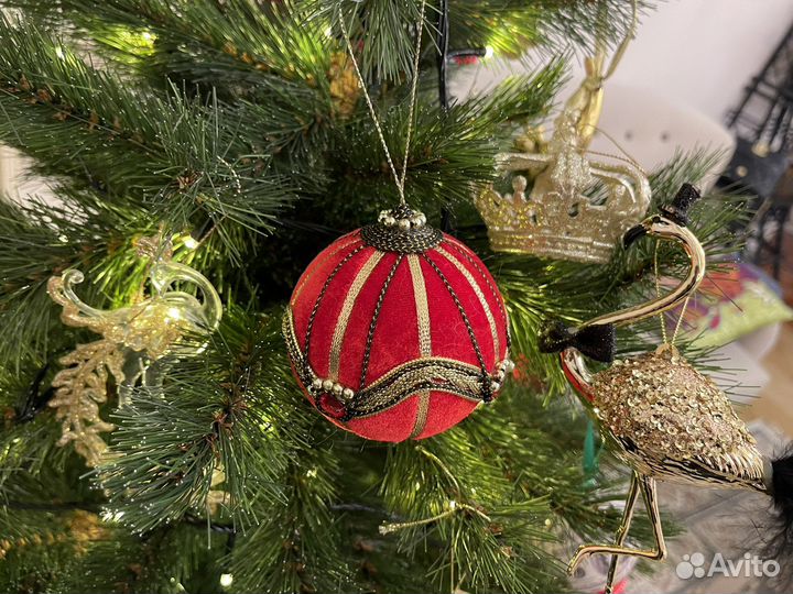 Елка искусственная с игрушками