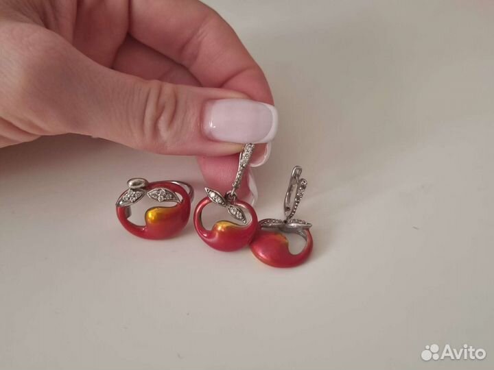 Серебряные серьги и кольцо