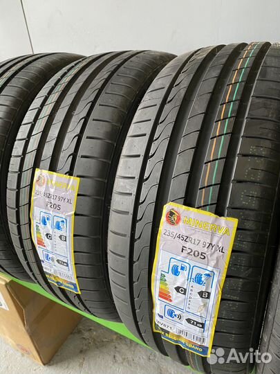 Minerva F205 235/45 R17