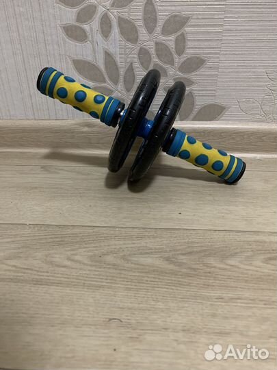 Ролик для пресса, тренажер