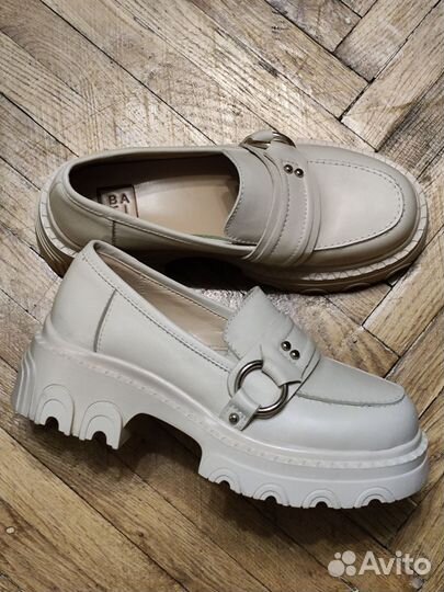 Лоферы женские 37 размер бежевые