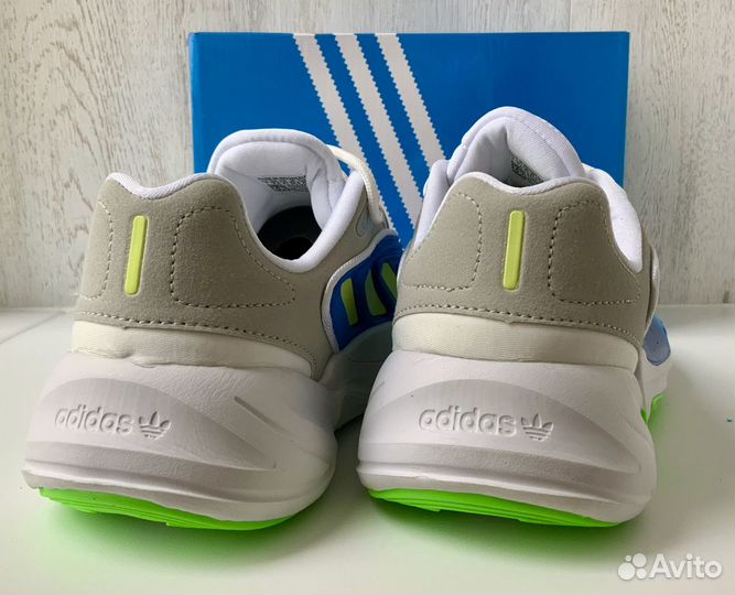 Кроссовки Adidas Ozelia, р.41/46