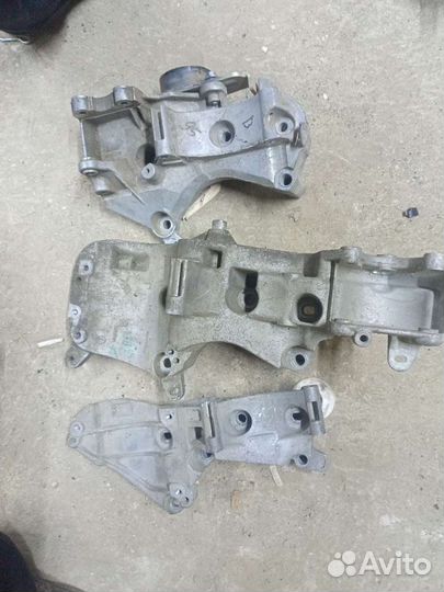 Кронштейны.подушки двигателя для Рено меган.логан