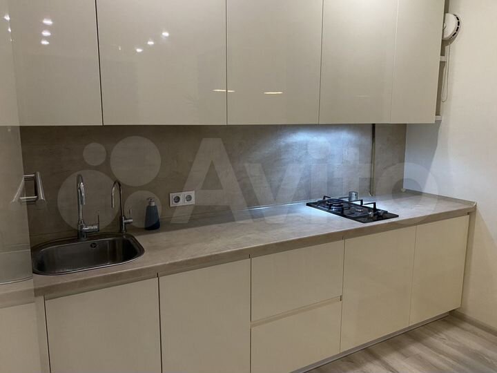 3-к. квартира, 60 м², 1/3 эт.