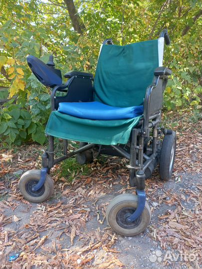 Инвалидная коляска с электроприводом