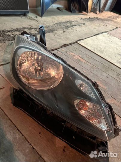 Фара правая honda freed