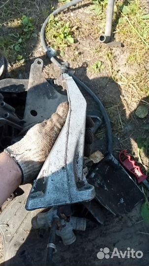 Кронштейн двигателя BMW 5 E34