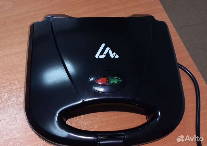 Электрическая вафельница