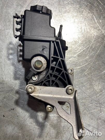 Насос гидроусилителя руля Mercedes E-Class W212