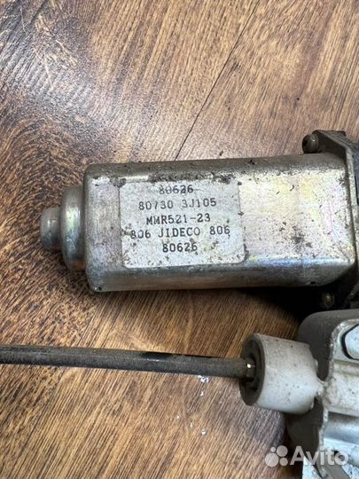 Стеклоподъемный механизм передний правый Nissan