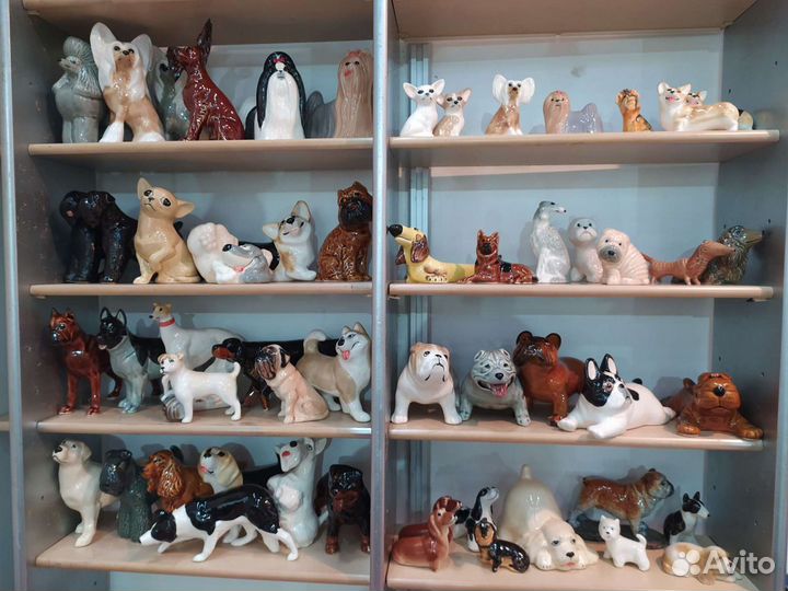 Коллекция фигурок собак
