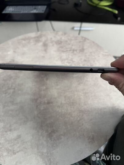 Планшет Asus P021