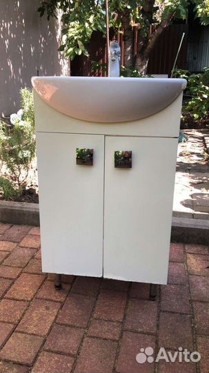 Тумба для ванной бу.ширина49.высота83.глубина30