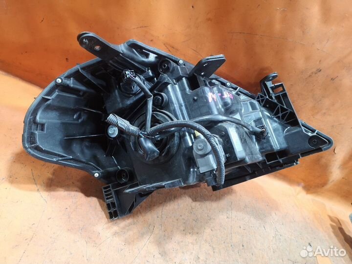 Фара левая Nissan Tiida C11