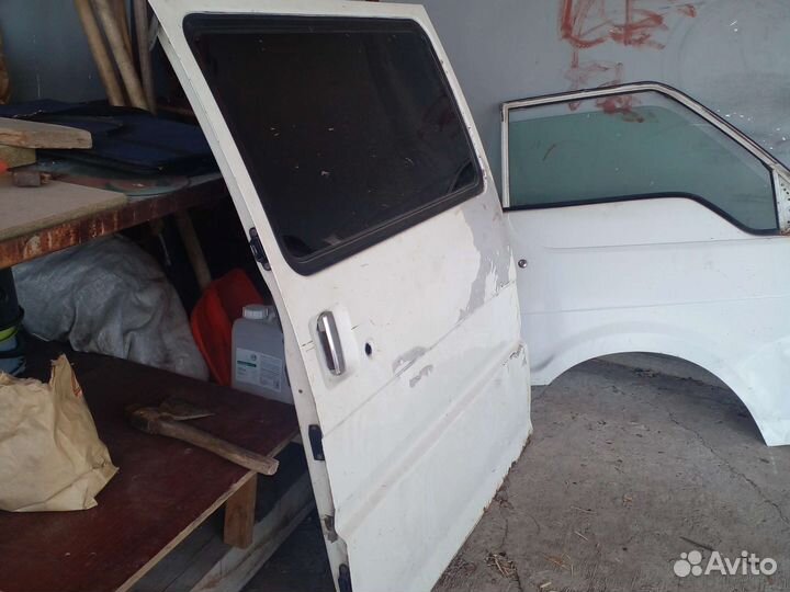 Mazda bongo дверь