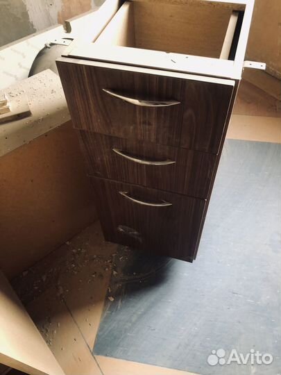 Тумба выкатная, столешница