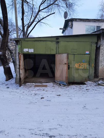 Гараж, > 30 м²