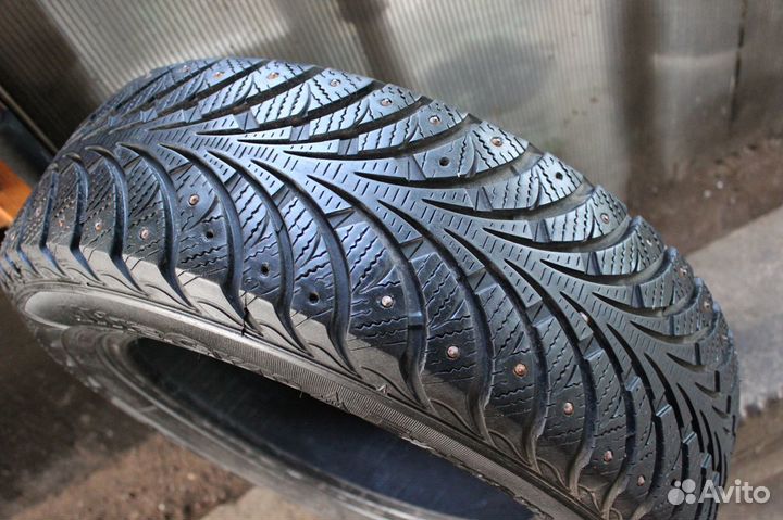 Goodyear UltraGrip Extreme 195/65 R15