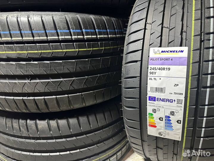 Michelin Pilot Sport 4 245/40 R19 и 275/35 R19