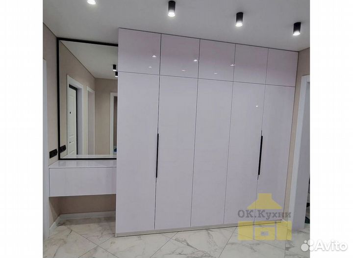 Шкаф двухстворчатый